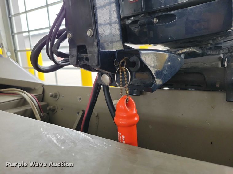 image for item NK9966 2010 Alumacraft boat