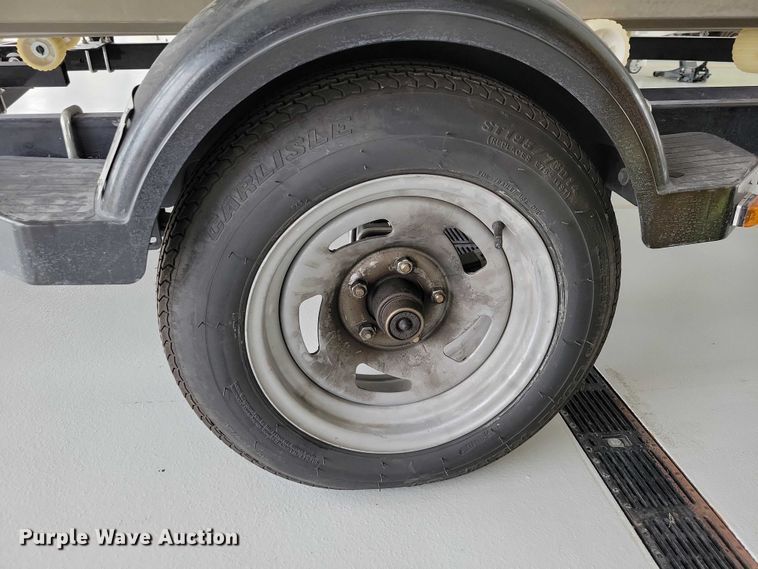 image for item NK9966 2010 Alumacraft boat