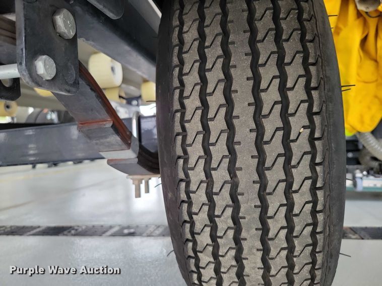 image for item NK9966 2010 Alumacraft boat