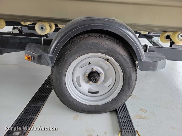 image for item NK9966 2010 Alumacraft boat