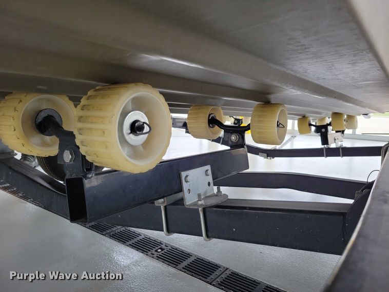 image for item NK9966 2010 Alumacraft boat