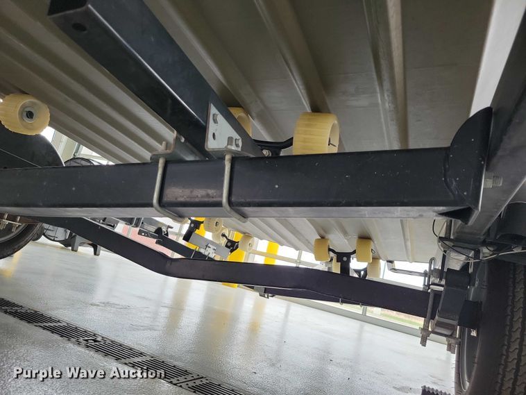 image for item NK9966 2010 Alumacraft boat