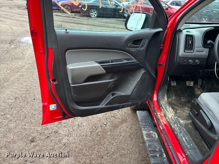 image for item YA2628 2016 Chevrolet Colorado Ext. Cab pickup truck