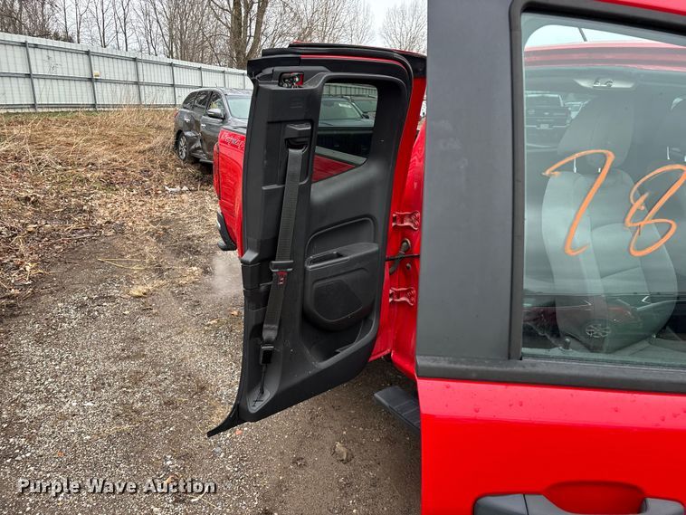 image for item YA2628 2016 Chevrolet Colorado Ext. Cab pickup truck