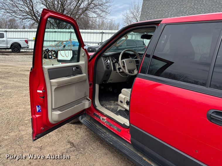 image for item YA2630 2011 Ford Expedition SUV