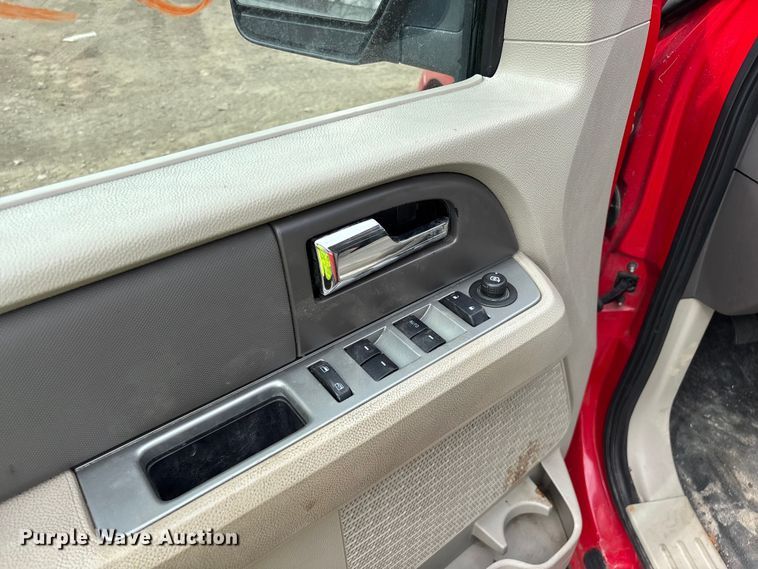 image for item YA2630 2011 Ford Expedition SUV