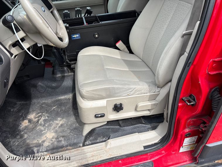 image for item YA2630 2011 Ford Expedition SUV