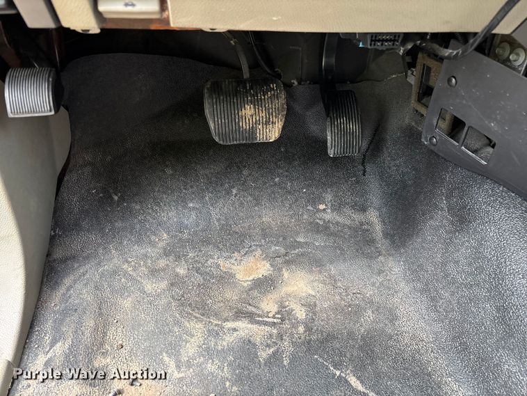 image for item YA2630 2011 Ford Expedition SUV