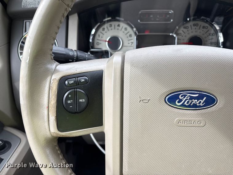 image for item YA2630 2011 Ford Expedition SUV