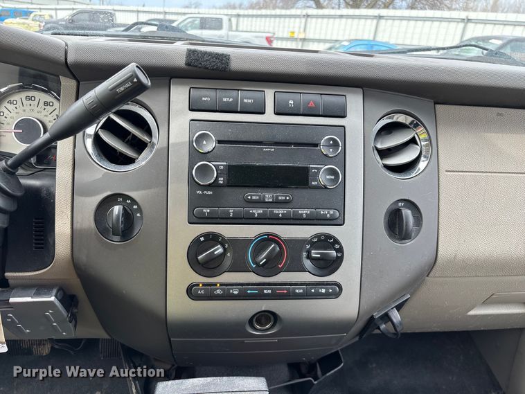 image for item YA2630 2011 Ford Expedition SUV