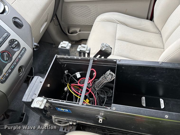 image for item YA2630 2011 Ford Expedition SUV