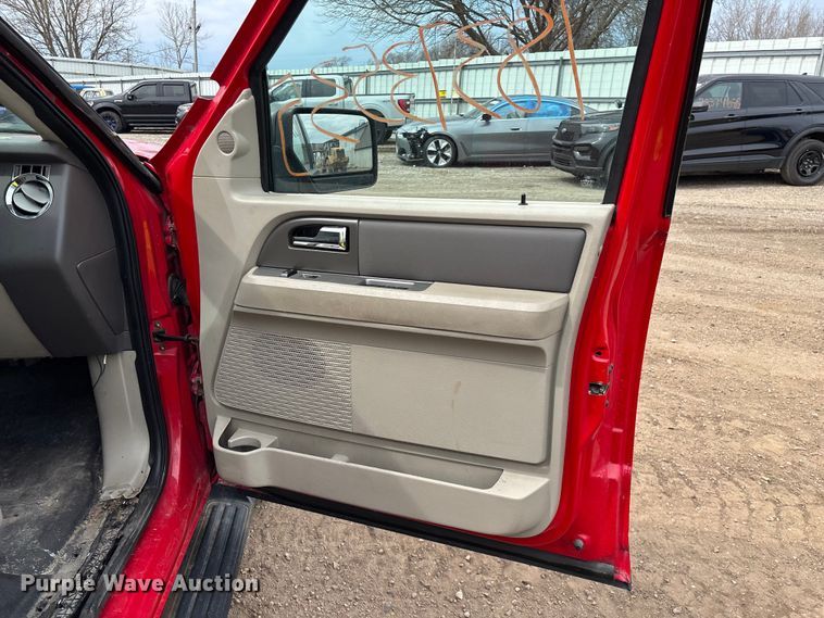 image for item YA2630 2011 Ford Expedition SUV