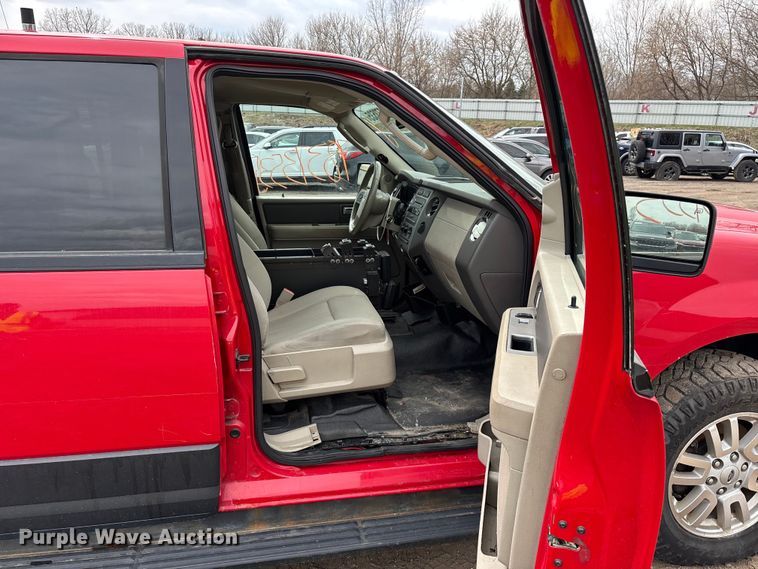 image for item YA2630 2011 Ford Expedition SUV