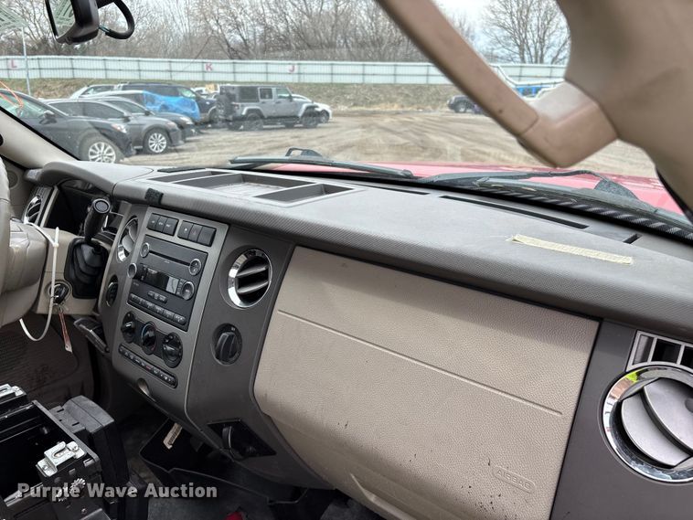 image for item YA2630 2011 Ford Expedition SUV