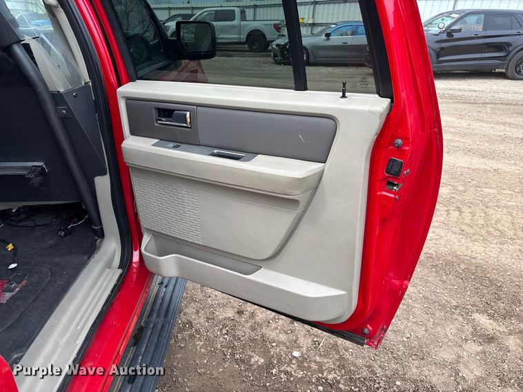 image for item YA2630 2011 Ford Expedition SUV