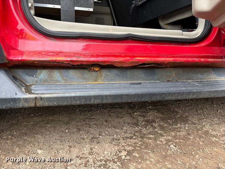 image for item YA2630 2011 Ford Expedition SUV