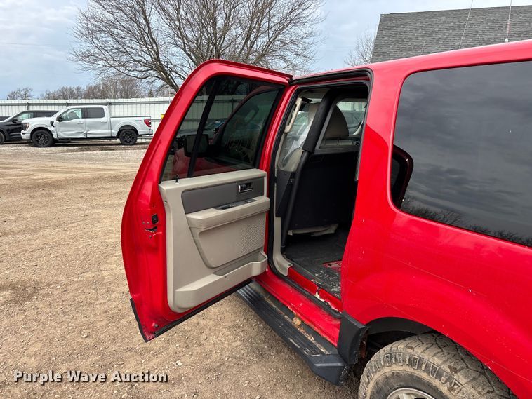 image for item YA2630 2011 Ford Expedition SUV
