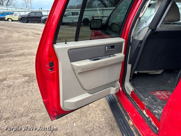 image for item YA2630 2011 Ford Expedition SUV