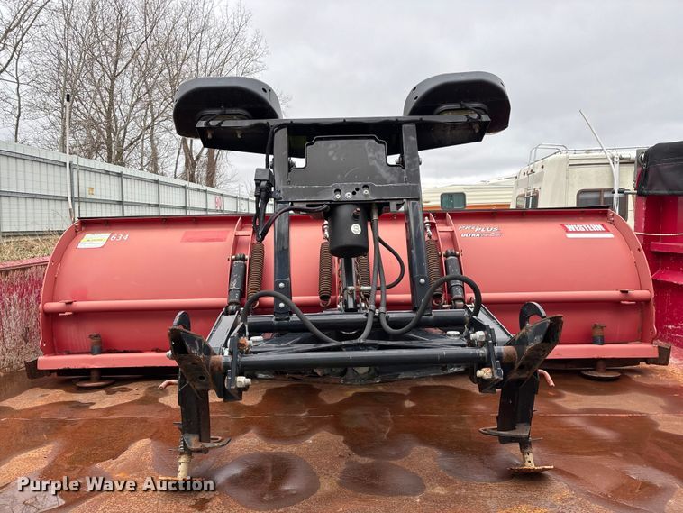 image for item YA2631 2013 Ford F550 Super Duty dump truck