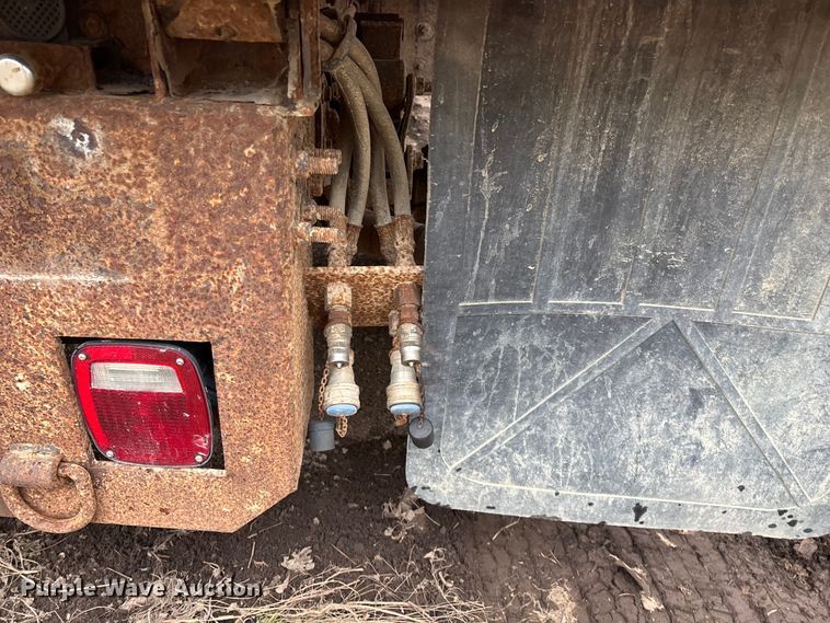 image for item YA2631 2013 Ford F550 Super Duty dump truck