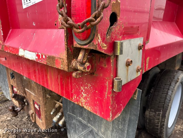 image for item YA2631 2013 Ford F550 Super Duty dump truck