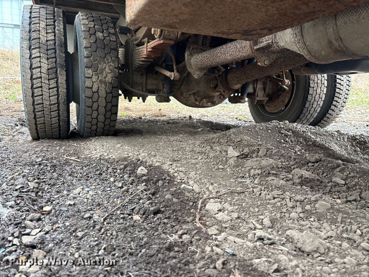 image for item YA2631 2013 Ford F550 Super Duty dump truck