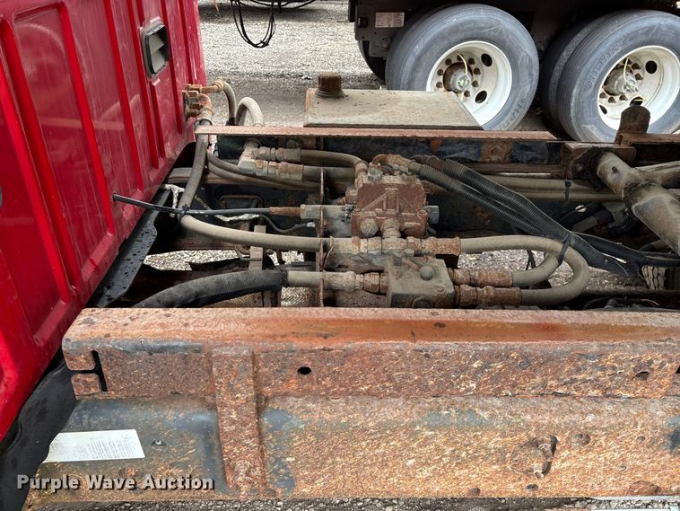 image for item YA2631 2013 Ford F550 Super Duty dump truck