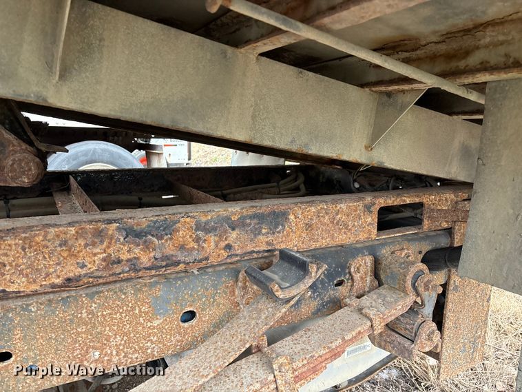 image for item YA2631 2013 Ford F550 Super Duty dump truck