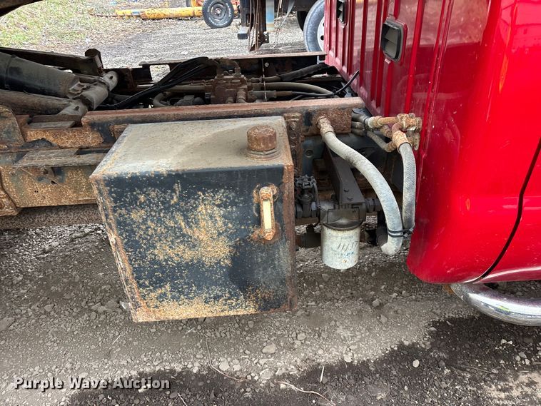 image for item YA2631 2013 Ford F550 Super Duty dump truck