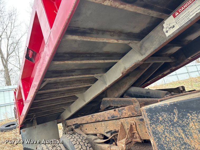 image for item YA2631 2013 Ford F550 Super Duty dump truck