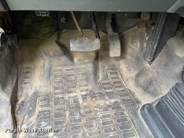 image for item YA2631 2013 Ford F550 Super Duty dump truck