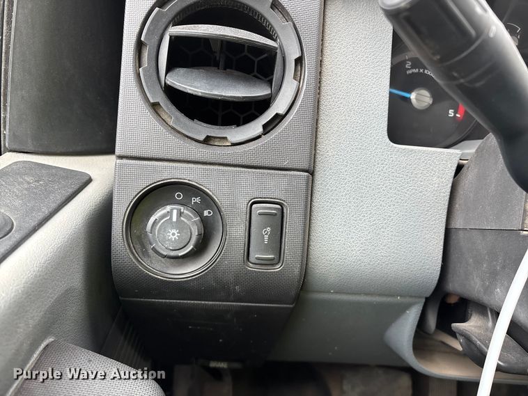 image for item YA2631 2013 Ford F550 Super Duty dump truck