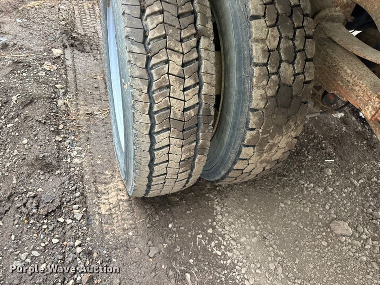 image for item YA2631 2013 Ford F550 Super Duty dump truck