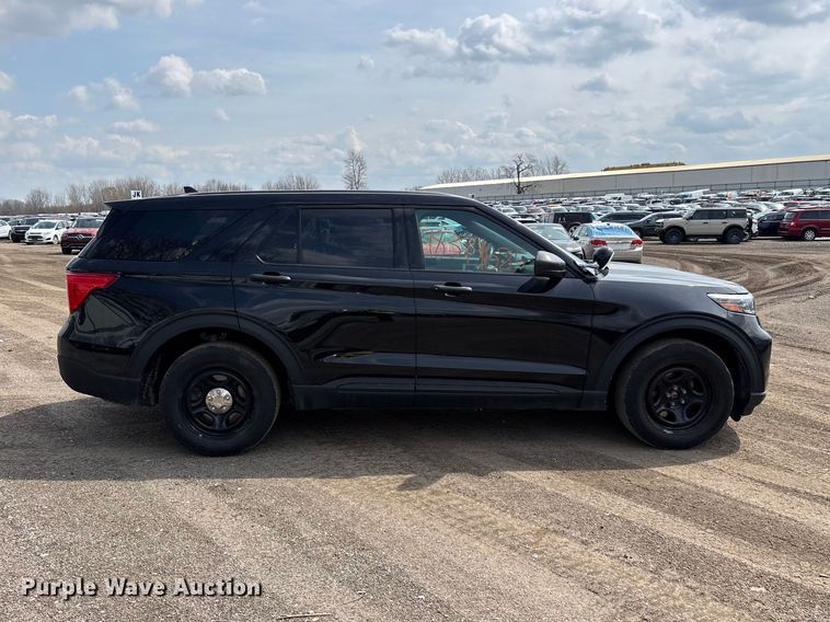 image for item YA2632 2021 Ford Explorer Police Interceptor Hybrid SUV