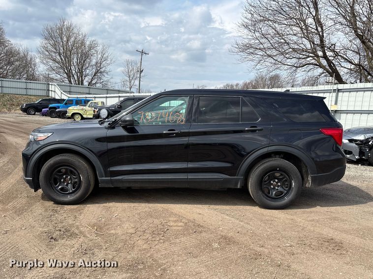 image for item YA2632 2021 Ford Explorer Police Interceptor Hybrid SUV