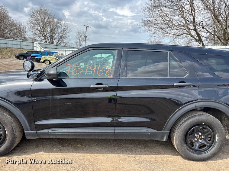 image for item YA2632 2021 Ford Explorer Police Interceptor Hybrid SUV