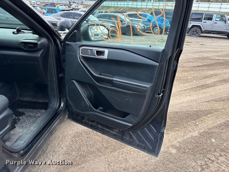 image for item YA2632 2021 Ford Explorer Police Interceptor Hybrid SUV