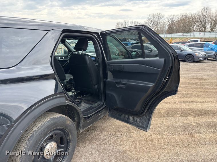 image for item YA2632 2021 Ford Explorer Police Interceptor Hybrid SUV