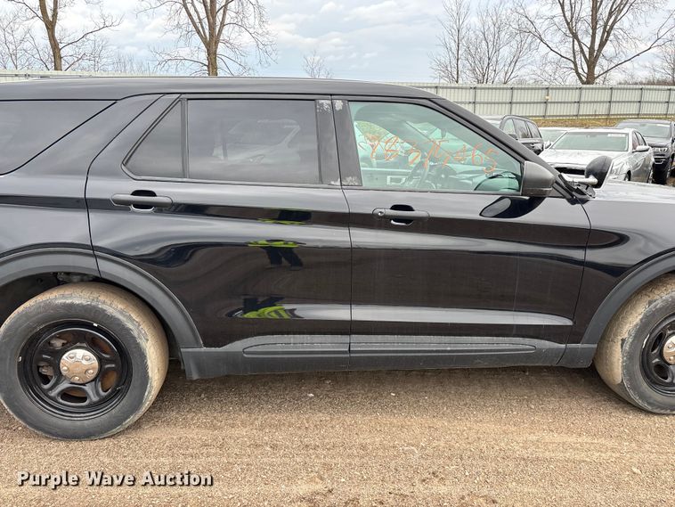 image for item YA2633 2021 Ford Explorer Police Interceptor Hybrid SUV