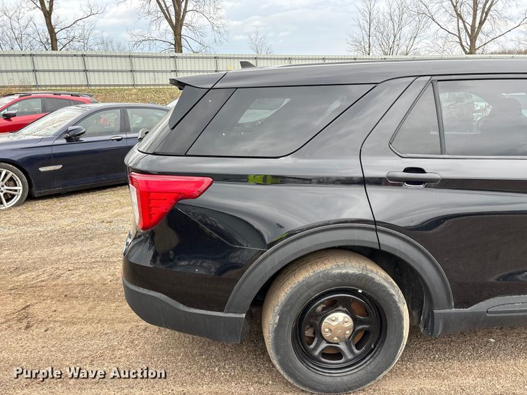 image for item YA2633 2021 Ford Explorer Police Interceptor Hybrid SUV