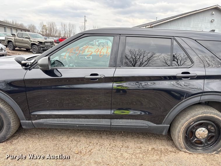 image for item YA2633 2021 Ford Explorer Police Interceptor Hybrid SUV