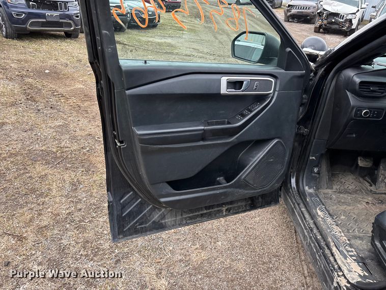 image for item YA2633 2021 Ford Explorer Police Interceptor Hybrid SUV