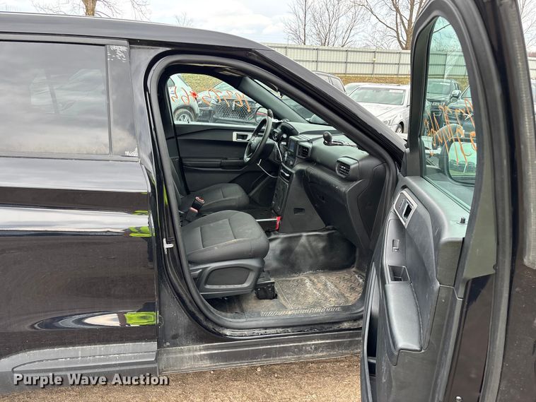 image for item YA2633 2021 Ford Explorer Police Interceptor Hybrid SUV