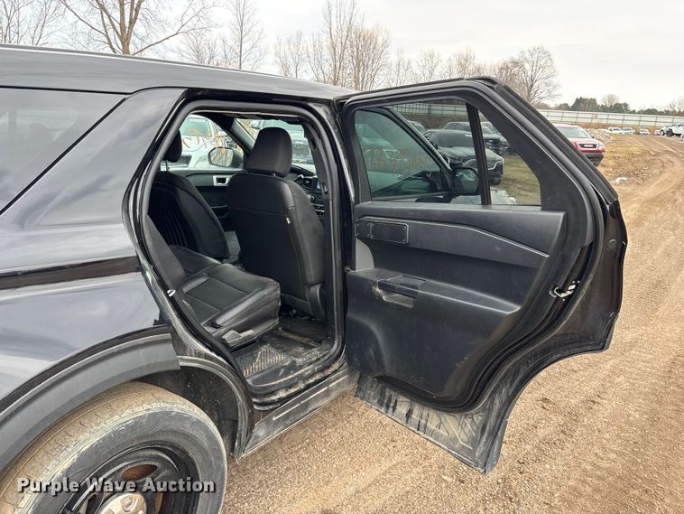 image for item YA2633 2021 Ford Explorer Police Interceptor Hybrid SUV
