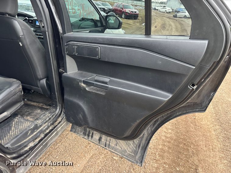 image for item YA2633 2021 Ford Explorer Police Interceptor Hybrid SUV