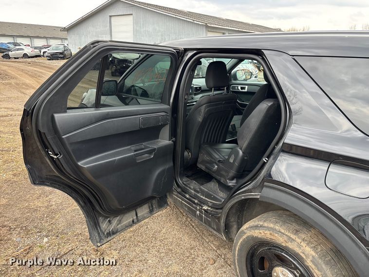 image for item YA2633 2021 Ford Explorer Police Interceptor Hybrid SUV