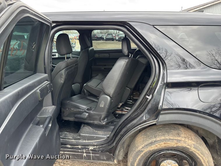 image for item YA2633 2021 Ford Explorer Police Interceptor Hybrid SUV