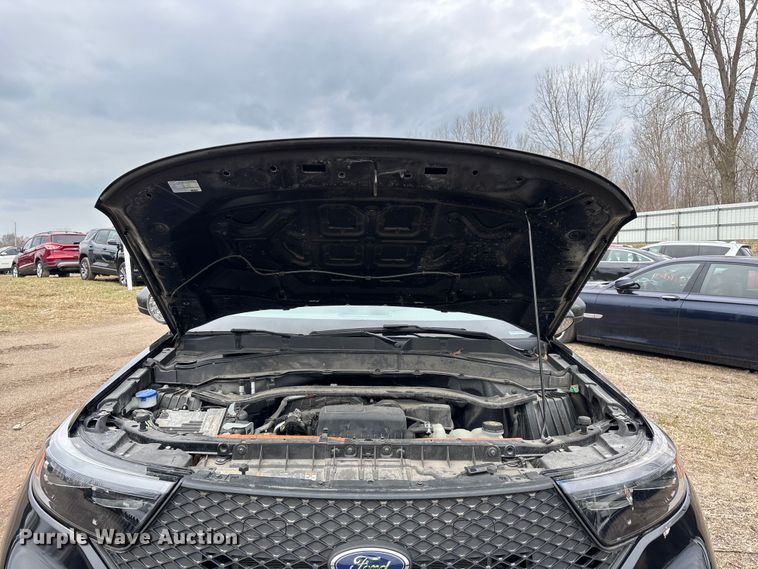 image for item YA2633 2021 Ford Explorer Police Interceptor Hybrid SUV