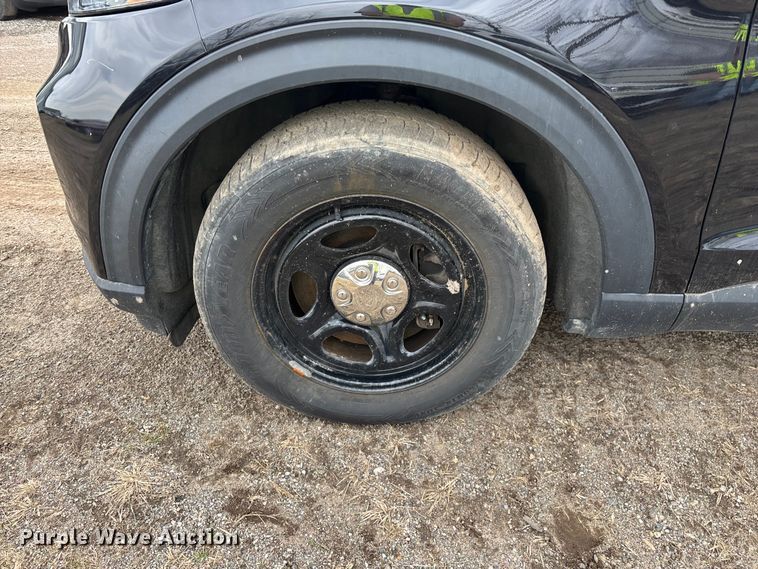 image for item YA2633 2021 Ford Explorer Police Interceptor Hybrid SUV