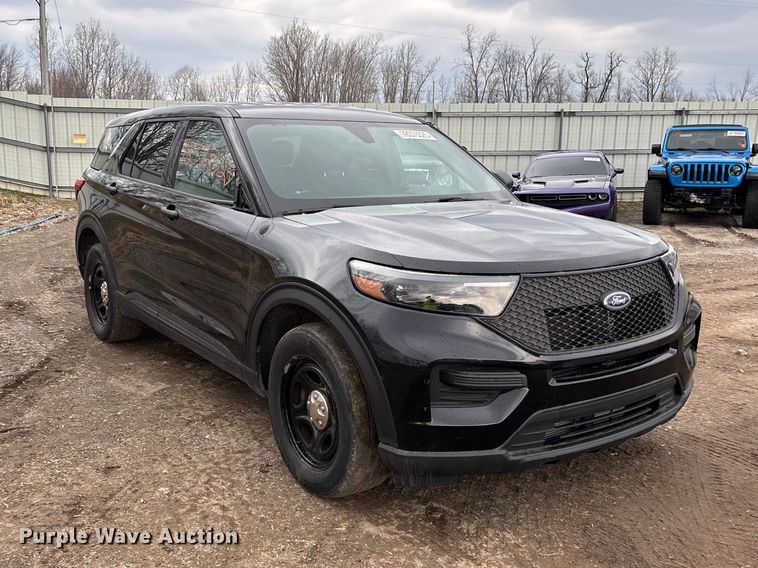 image for item YA2634 2021 Ford Explorer Police Interceptor Hybrid SUV